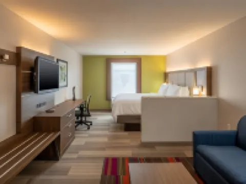 Holiday Inn Express & Suites N WACO AREA - WEST by IHG Hotels in West