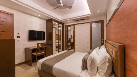 Samann Host in Malé