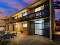Emerald Gardens Motel & Apartments Hotels in Emerald