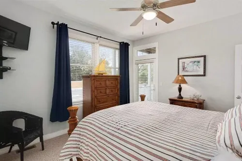 Coastal Cottage, heated private pool & hot tub, resort community