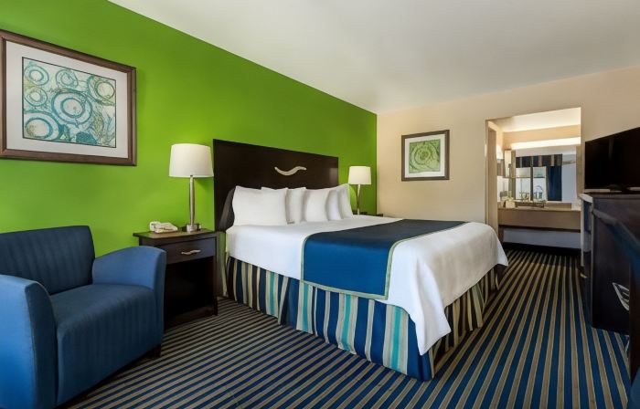 Days Inn by Wyndham Richmond Hill/Savannah