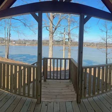 Cozy 102 Cabin 1 bdrm on Smith Lake Located beside Smith Lake Park Boat Ramp