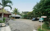 Padi Heritage Hotel - parking