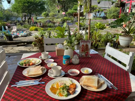 Penginapan Sakura Cottage Отели в г. Lumajang Regency