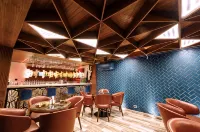 Hotel Willow Banks Shimla - Quầy bar