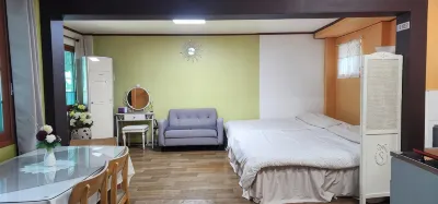 Chuncheon Forest Green Pension (Nami Island, Ski Resort, Rail Bike) Hotel in zona Nami Island