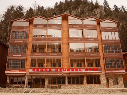 Grand Uzungol Hotel