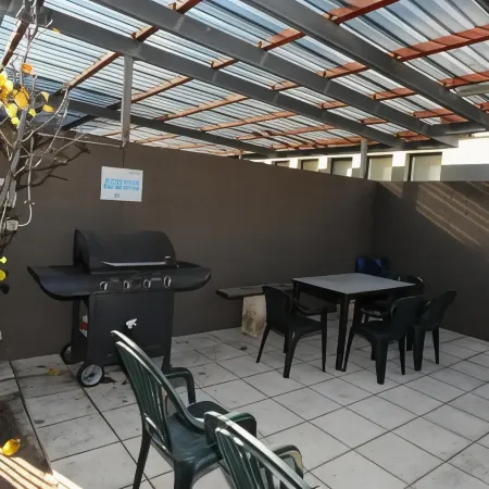 Glenelg Holiday Apartments-Ellis