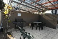 Glenelg Holiday Apartments-Ellis