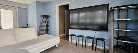 3-bedroom house in lovely Lumberton with fitness room, WiFi, AC