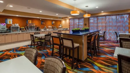 Best Western Plus Fresno Airport Hotel