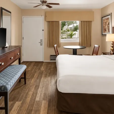 Scottish Fairway Inn