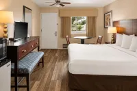Scottish Fairway Inn