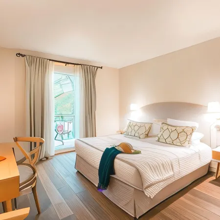 Hotel Spa & Restaurant Cantemerle