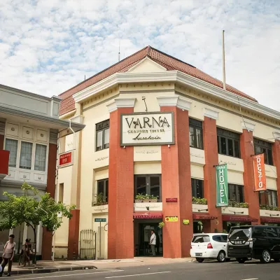 Varna Culture Hotel Soerabaia Hotels near Museum Surabaya