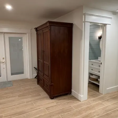 Seaside King Suite, a minute from the ocean
