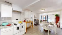 Lupita’s Casita Cozy, Spacious Yard, Sleeps 10, Pets OK, Fire Pit & Patio - Wi-Fi