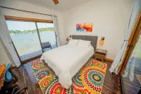 Beautiful 2Br/2BA Overwater Villa: Bastimentos, AC, Wifi, Kayaks & Sups Included - 4-Star