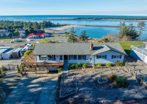 Luxurious Hilltop Home w/ Dune Access