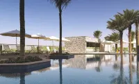 Yas Plaza Bay by IHG - Infinity Pools