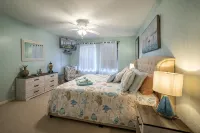 Cozy Beach House with Fantastic Beach and Bay View! - 3-Star