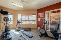 Perfect for long-term stay, heated Pool, Spa, Gym