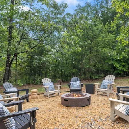Monarch's Roost.Luxe Cabin w/ Hot Tub, Sauna & Gameroom – 10 Min to Helen