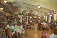 WelcomHeritage Bal Samand Lake Palace - breakfast