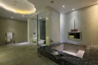 Puli Ease Hotel - Bathtub