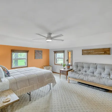 Cozy Secluded Estate with a Private Pond - Easy Access and Pet Friendly Hotels in Coolspring Township