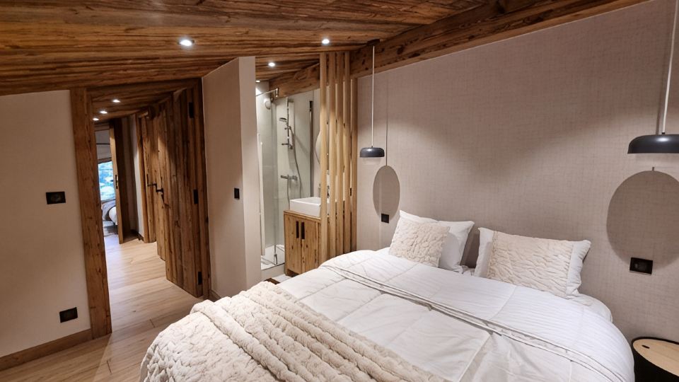 7 Minutes from the Center and Superb Mountain Views