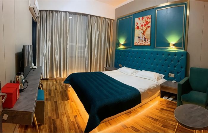 Zhongyun Hotel (Baofeng Longxing Road)