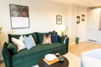 Stay in Cardiff Bay | Free Parking & WiFi