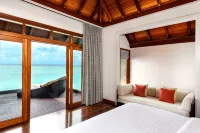 Sheraton Maldives Full Moon Resort & Spa - breakfast