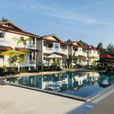 Maikhao Beach Residence Отели рядом с достопримечательностью «Пляж Сай-Кео»