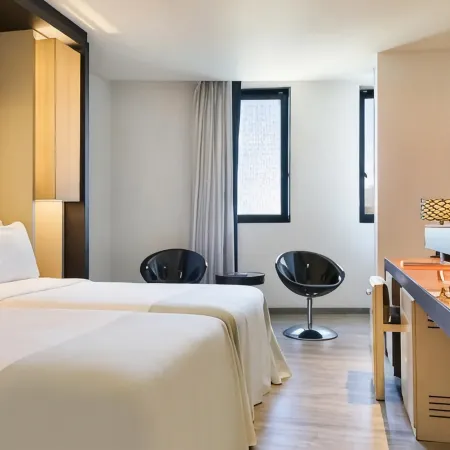 Hotel Barcelona Condal Mar, Affiliated by Meliá Отели рядом с достопримечательностью «Диагональ Мар»