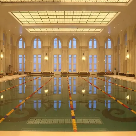 Heihe Yinjian Hotel