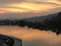 Xiyue Xiaozhu Hostel - Mountain view
