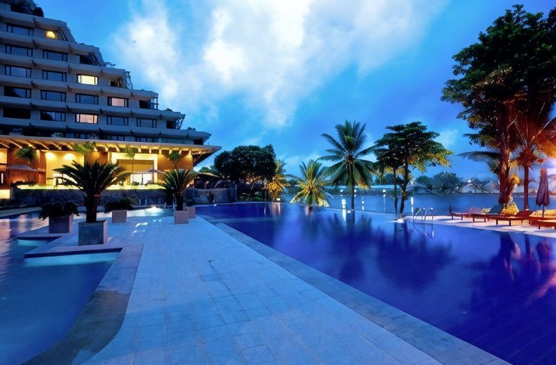 Cinnamon Lakeside photo 2