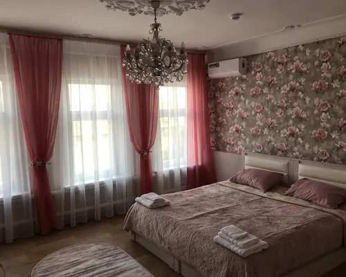 Nadezhda Hotel 葉列茨酒店