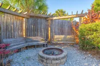 Large Pool. Private Beach Path. Vilano Beach House Closest to Historic St. Aug.