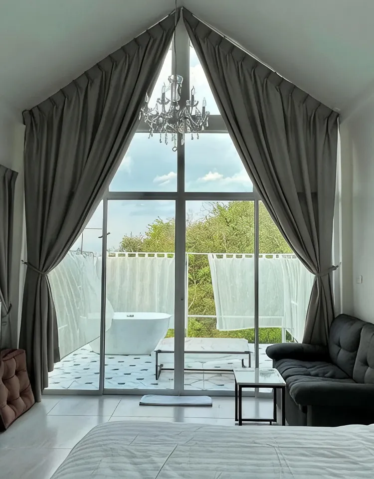 ห้องเตียงใหญ่ 1 เตียง วิวสวน