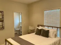 Lake House Gem: Cozy Waterfront Escape Hotels in Camp County