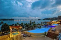 Serene Apartment in Samana, w/view of Bay, pool, gym & WiFi