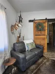 Unique & cozy barn apartment on 5 acre riverfront farm. - Apartments