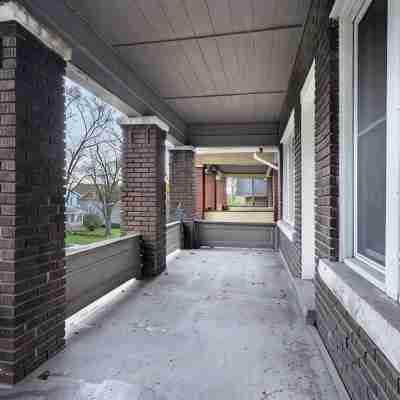 Explore Niagara Falls from This 12-Bedroom Home Others