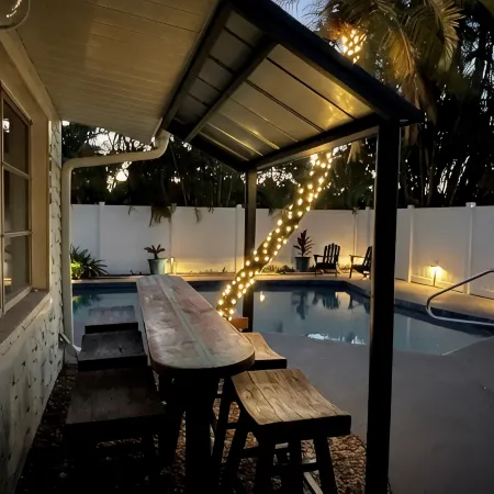 Anna Maria 2 Family Home w/ pool, beach/3 blocks.