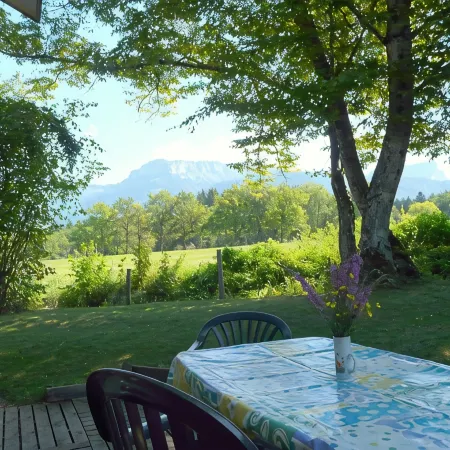 Situation Remarquable au Bord de la Nature Tout en Étant Dans Annecy
