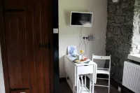 The Wee Hoose: Probably Scotland's Smallest Holiday Home - 2-Star