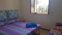 Attic with sea view just 30 meters from the beaches with parking space in the courtyard! - 레지던스